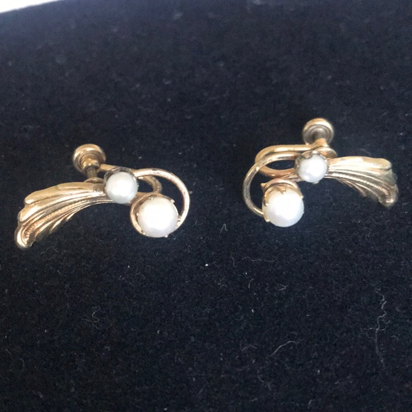 Vintage Amco 14KGF Screw Back Pearl Earrings - Picture 3 of 9
